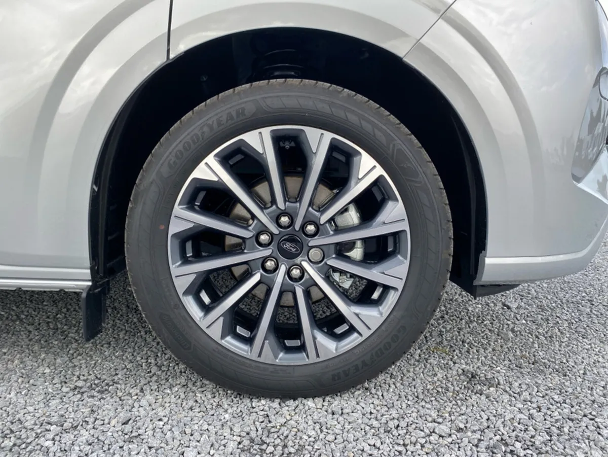 Ford Tourneo Custom Van, Petrol Plug-in Hybrid, 2026, Silver