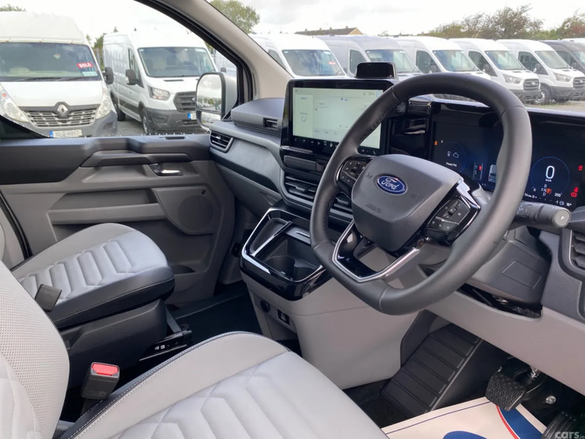 Ford Tourneo Custom Van, Petrol Plug-in Hybrid, 2026, Silver