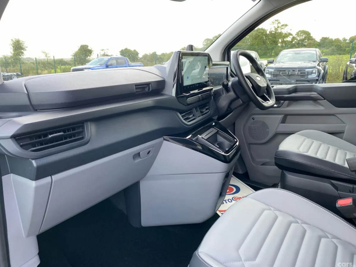 Ford Tourneo Custom Van, Petrol Plug-in Hybrid, 2026, Silver