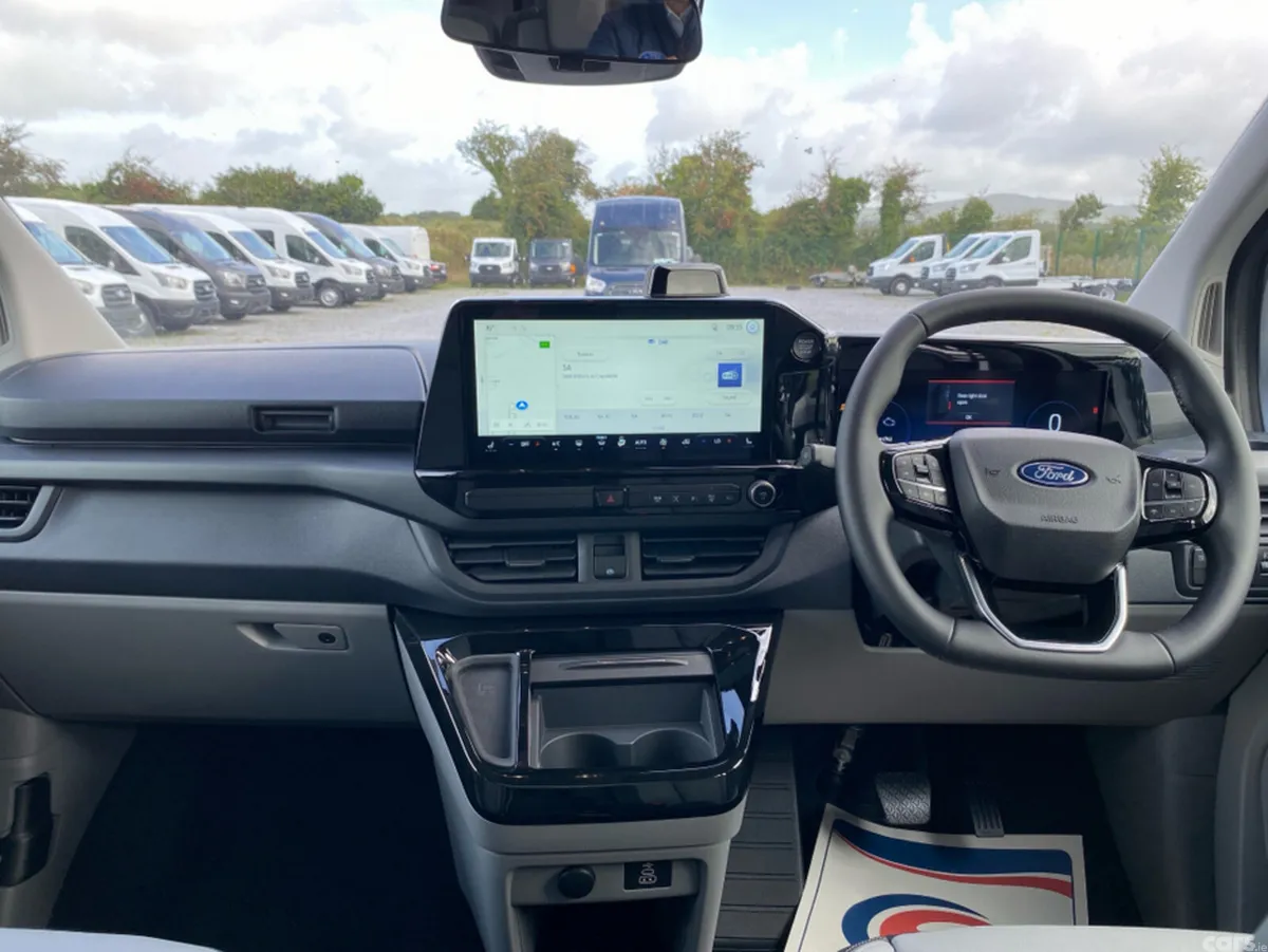 Ford Tourneo Custom Van, Petrol Plug-in Hybrid, 2026, Silver