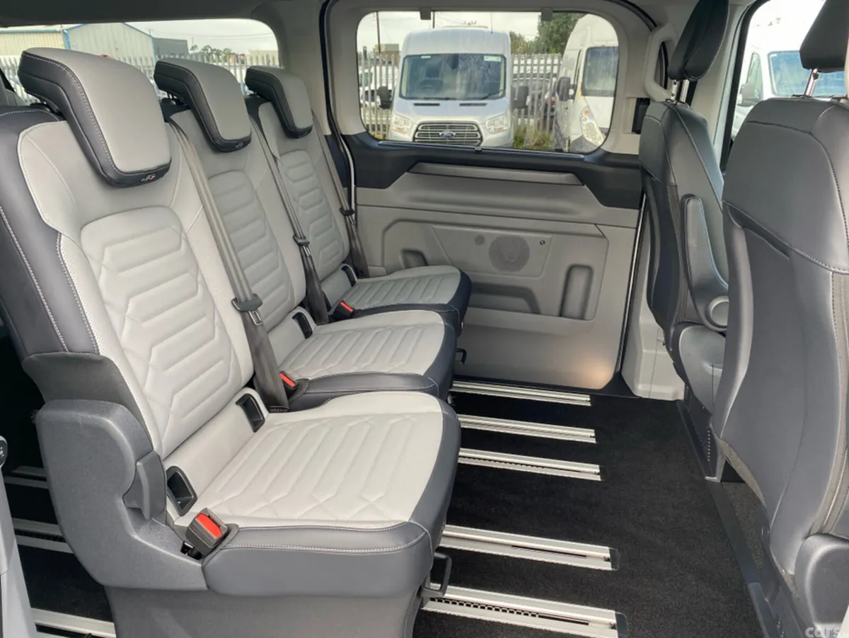 Ford Tourneo Custom Van, Petrol Plug-in Hybrid, 2026, Silver