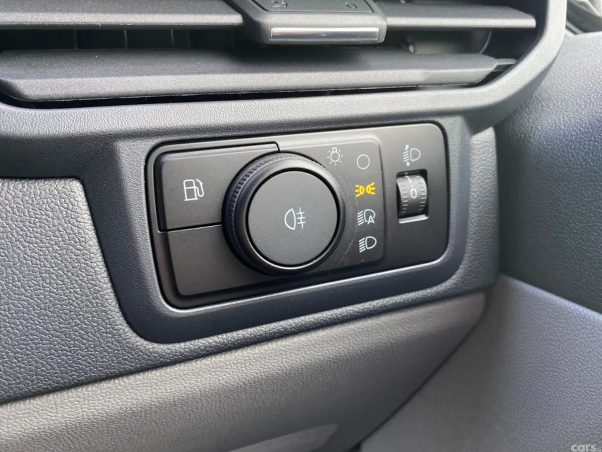 Ford Tourneo Custom Van, Petrol Plug-in Hybrid, 2026, Silver