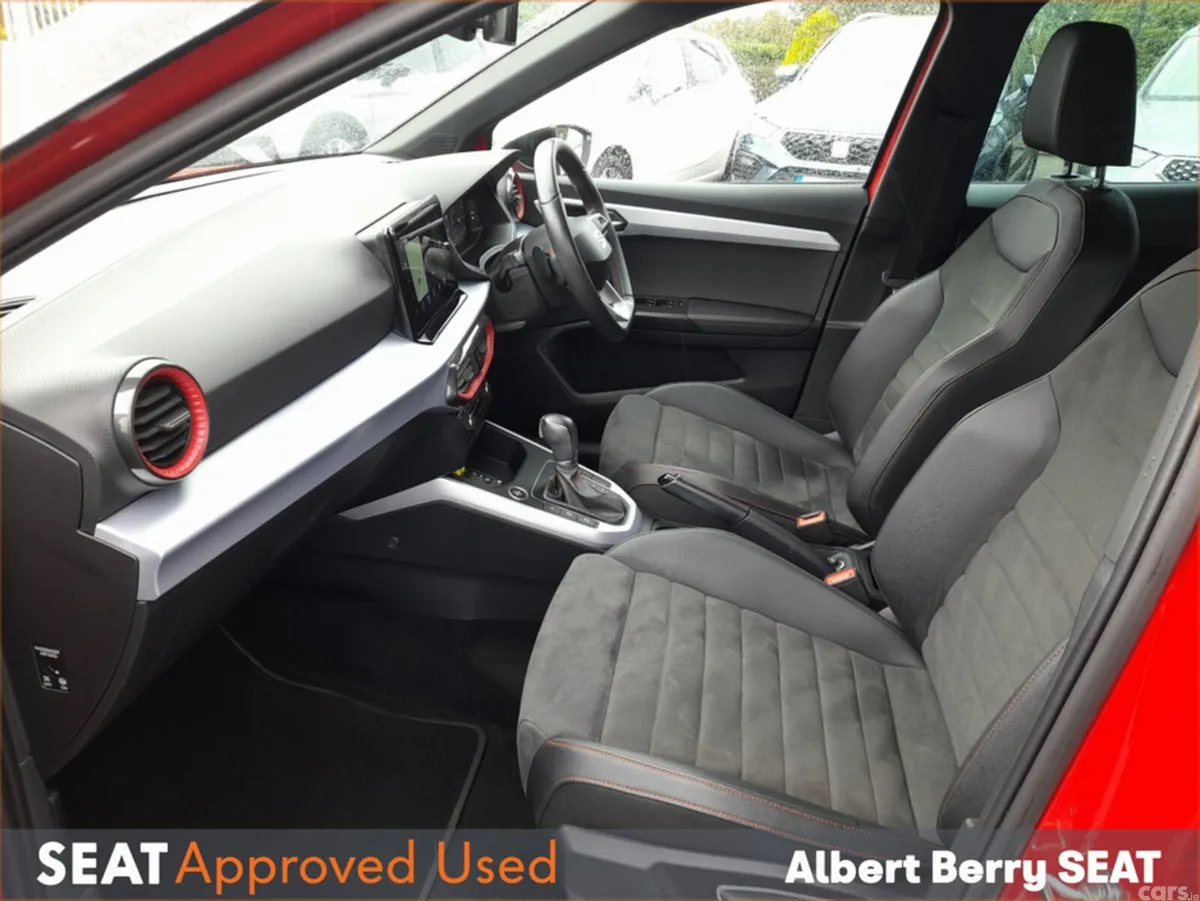 SEAT Arona Hatchback, Petrol, 2023, Red