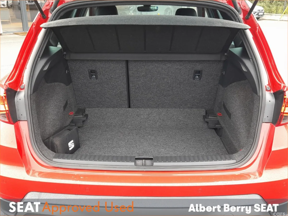 SEAT Arona Hatchback, Petrol, 2023, Red