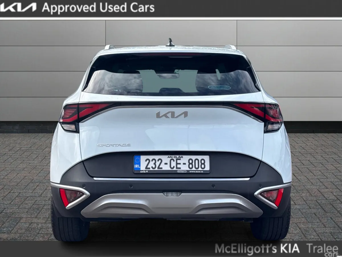 Kia Sportage MPV, Diesel, 2023, White