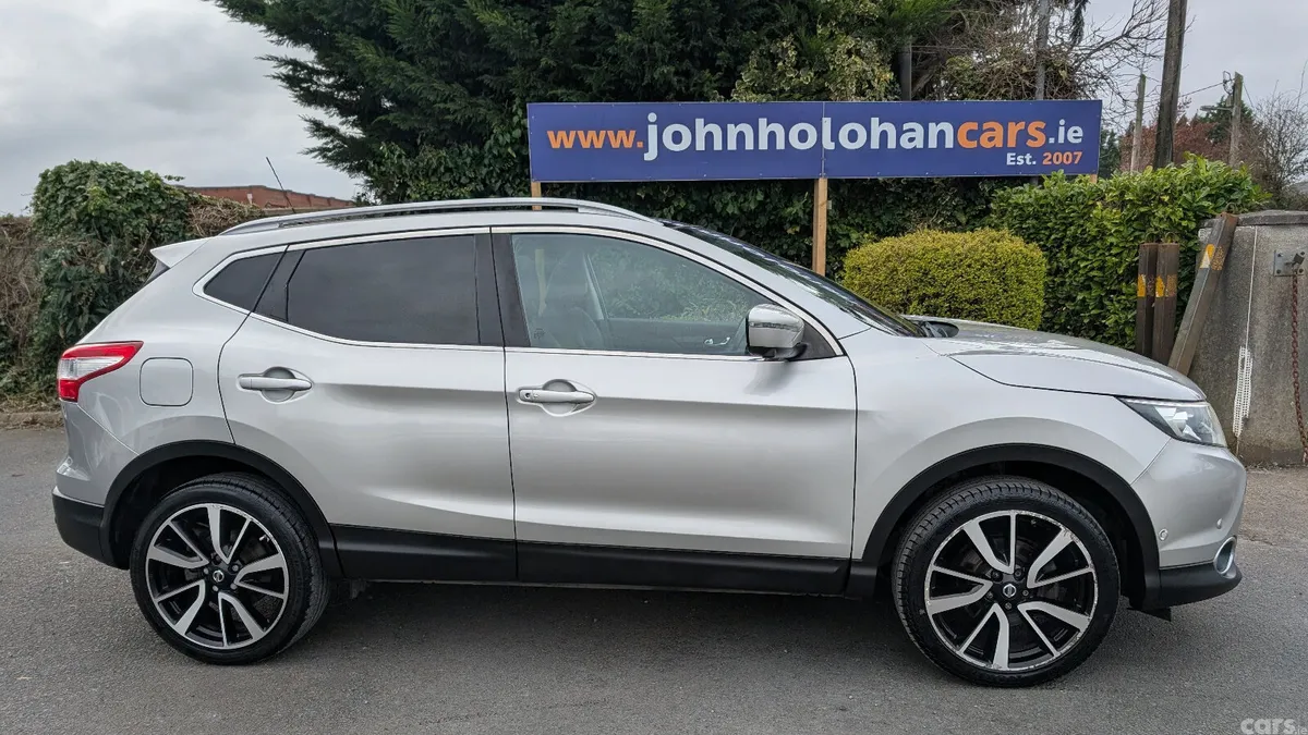 Nissan Qashqai Hatchback, Diesel, 2015, Silver