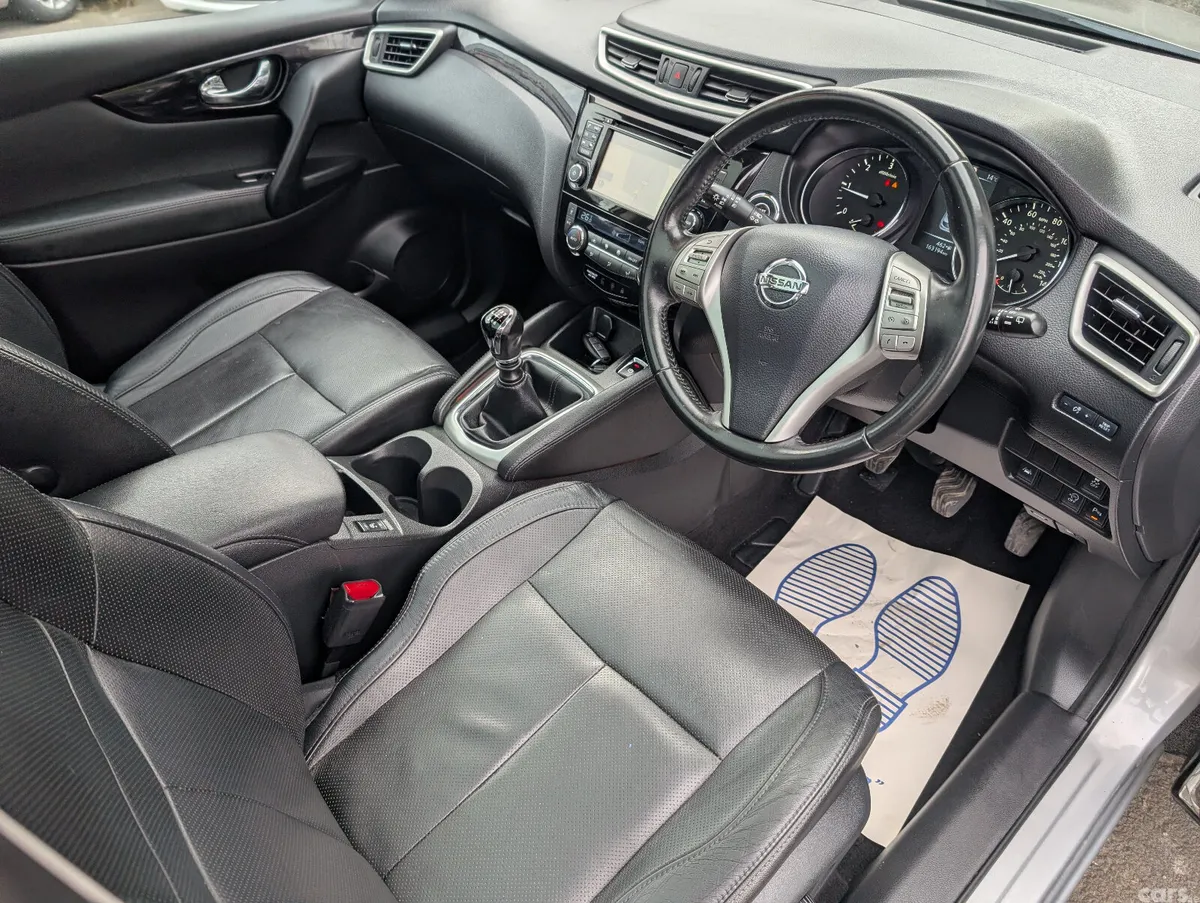 Nissan Qashqai Hatchback, Diesel, 2015, Silver