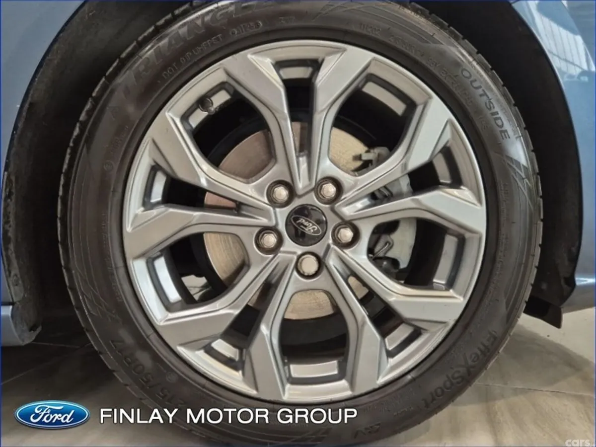 Ford Focus Hatchback, Petrol, 2023, Blue