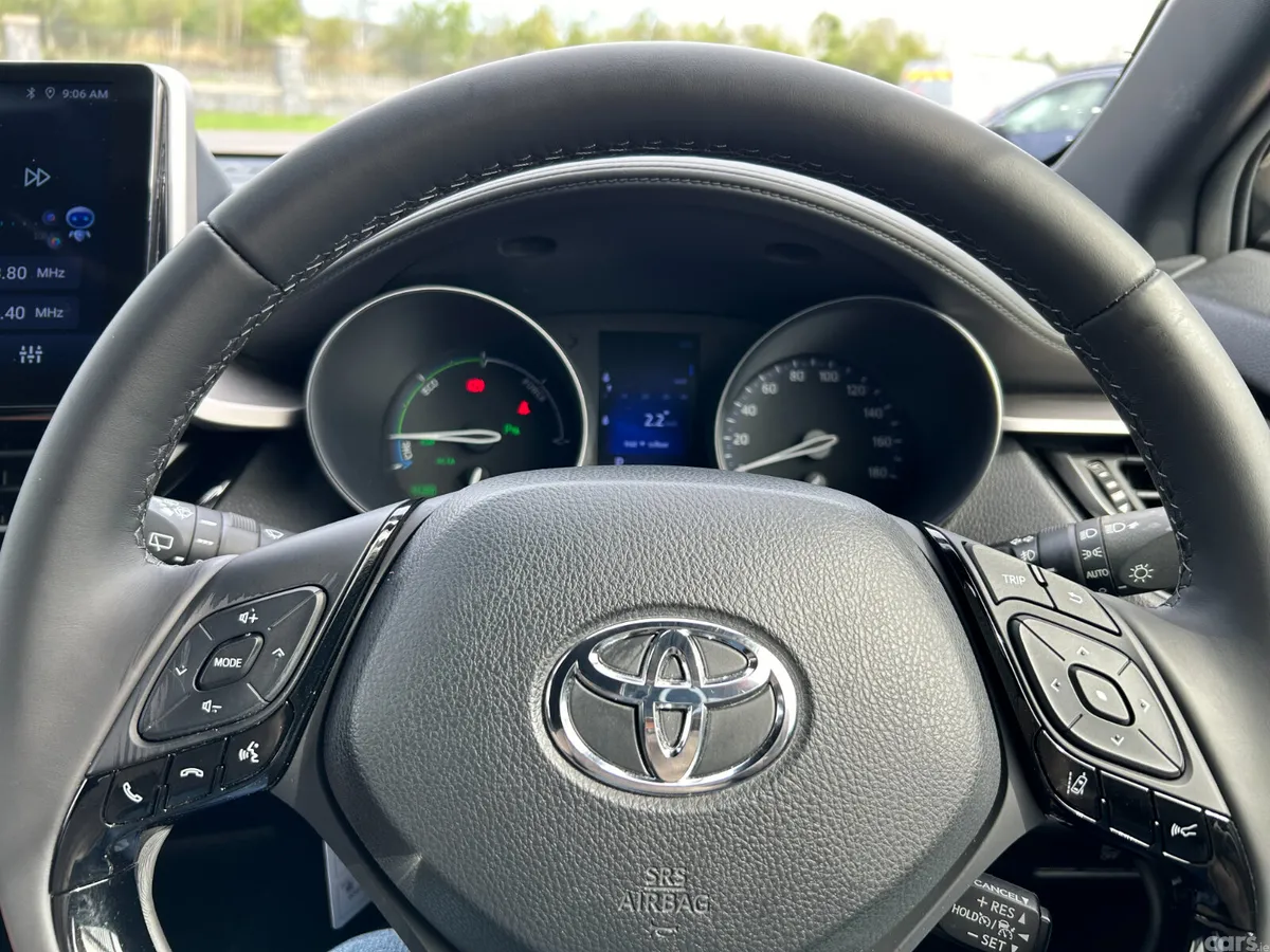 Toyota C-HR Hatchback, Petrol Hybrid, 2019, White