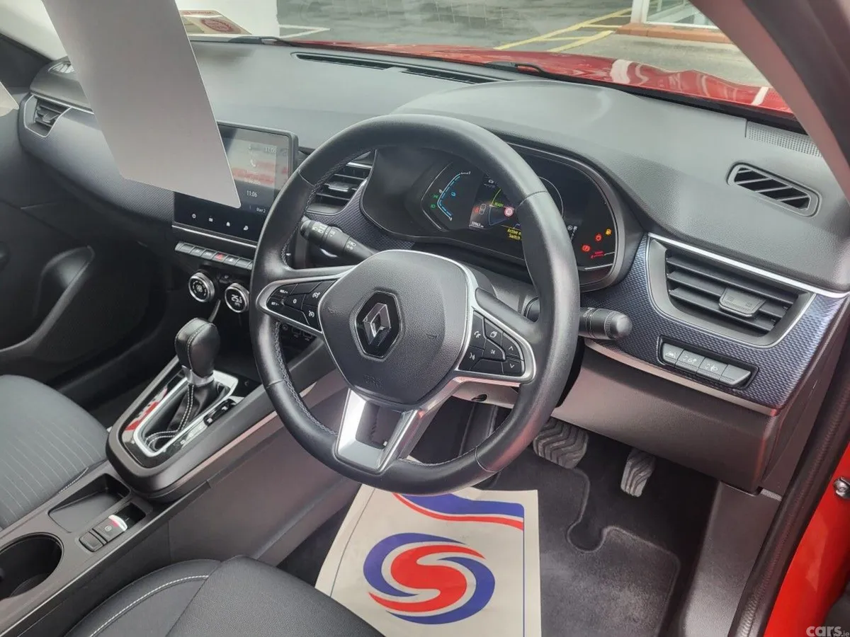Renault Arkana Hatchback, Petrol, 2022, Red