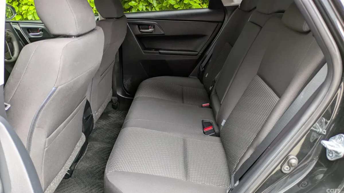 Toyota Auris Hatchback, Petrol, 2017, Black