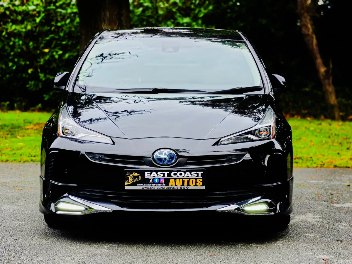 Toyota Prius Hatchback, Petrol Hybrid, 2020, White