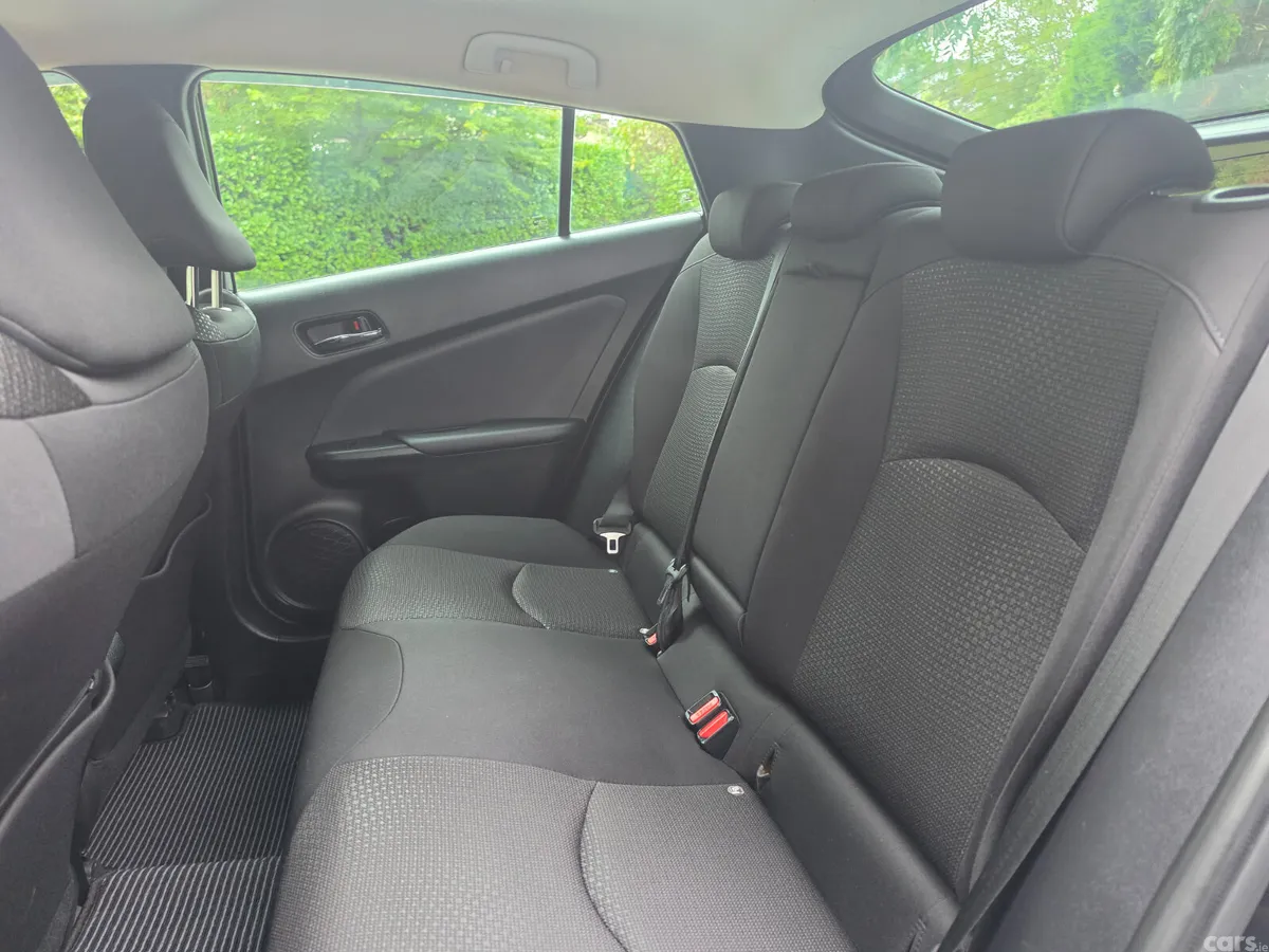 Toyota Prius Hatchback, Petrol Hybrid, 2020, White