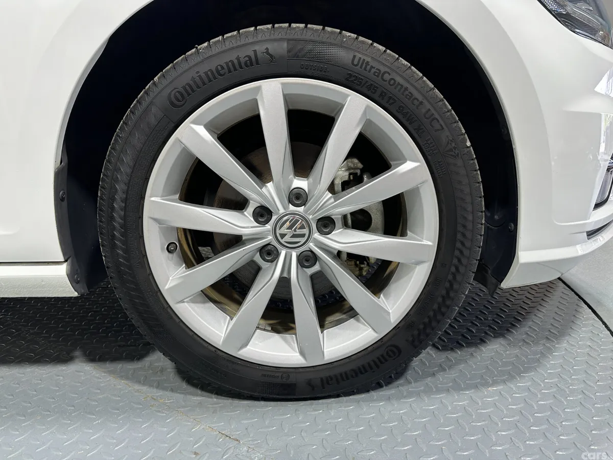 Volkswagen Golf Estate, Petrol, 2019, White