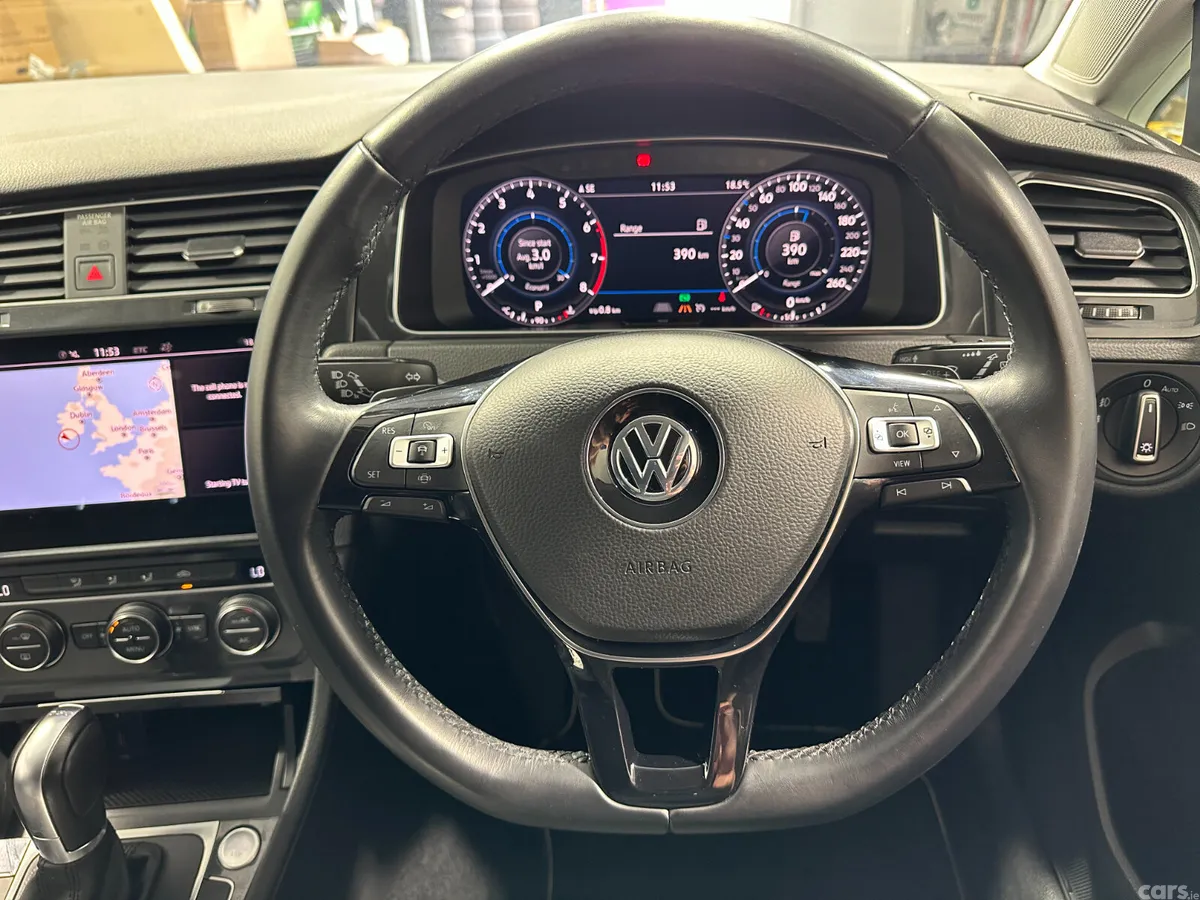 Volkswagen Golf Estate, Petrol, 2019, White
