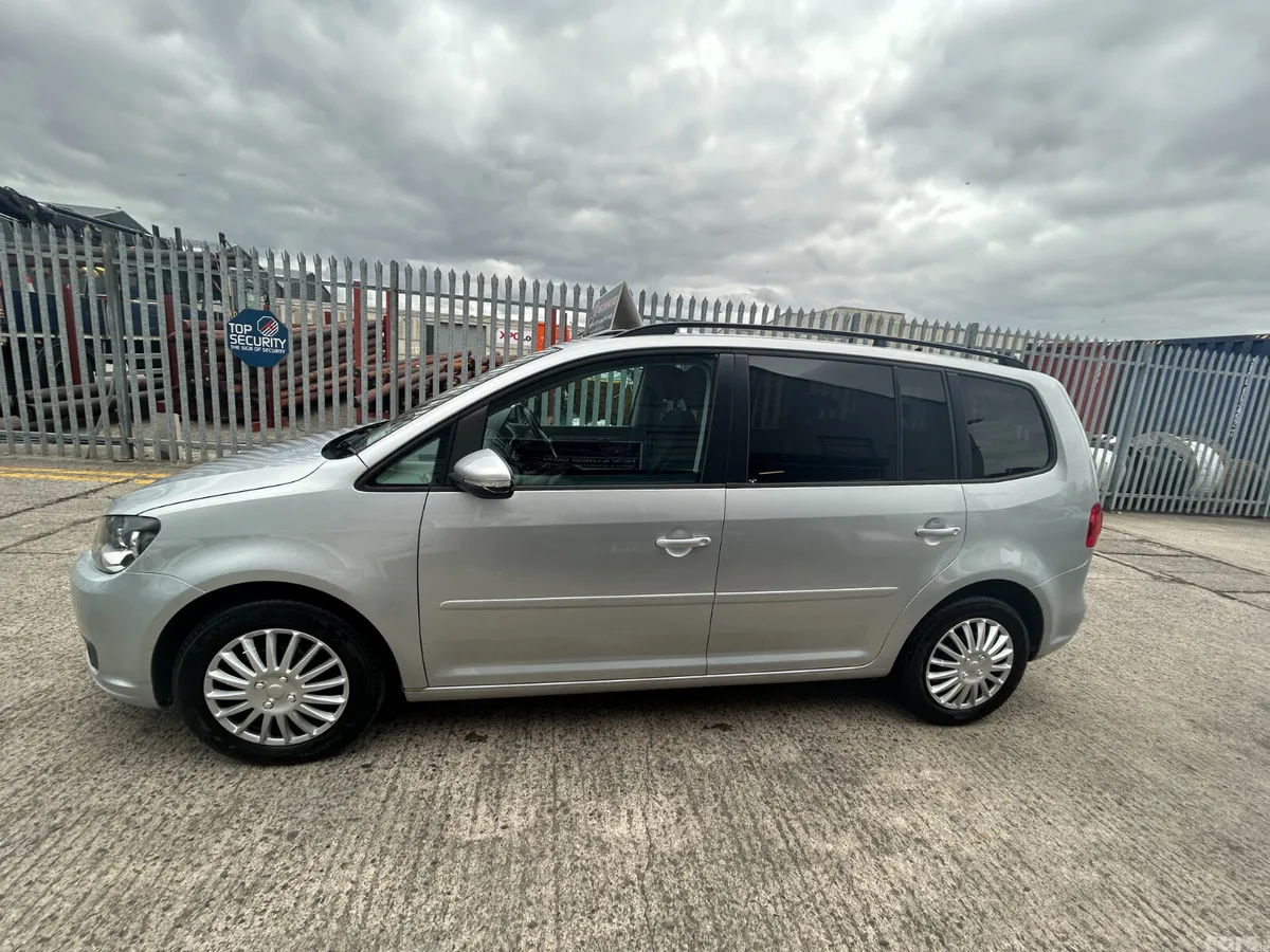 Volkswagen Touran MPV, Petrol, 2013, Silver