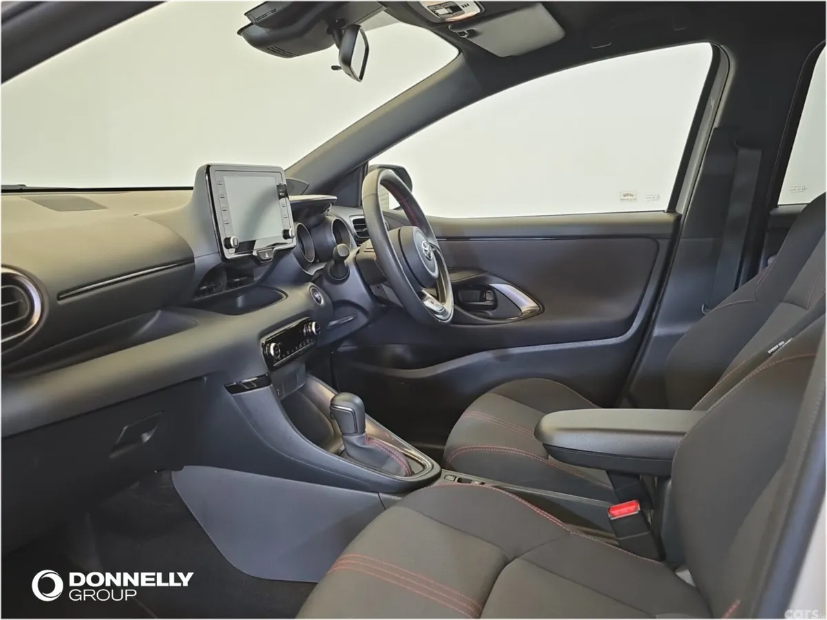Toyota Yaris Hatchback, Petrol Hybrid, 2023, Grey