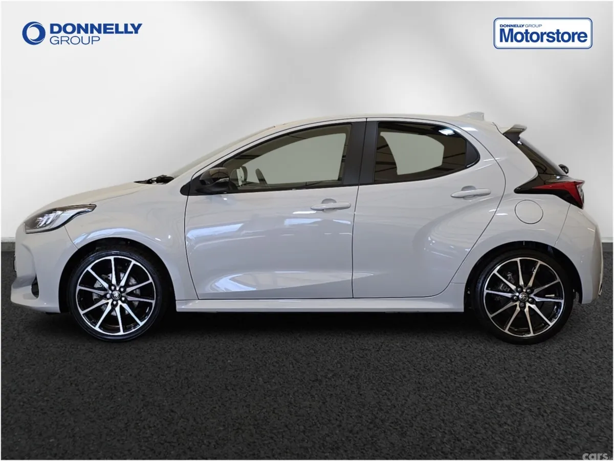 Toyota Yaris Hatchback, Petrol Hybrid, 2023, Grey