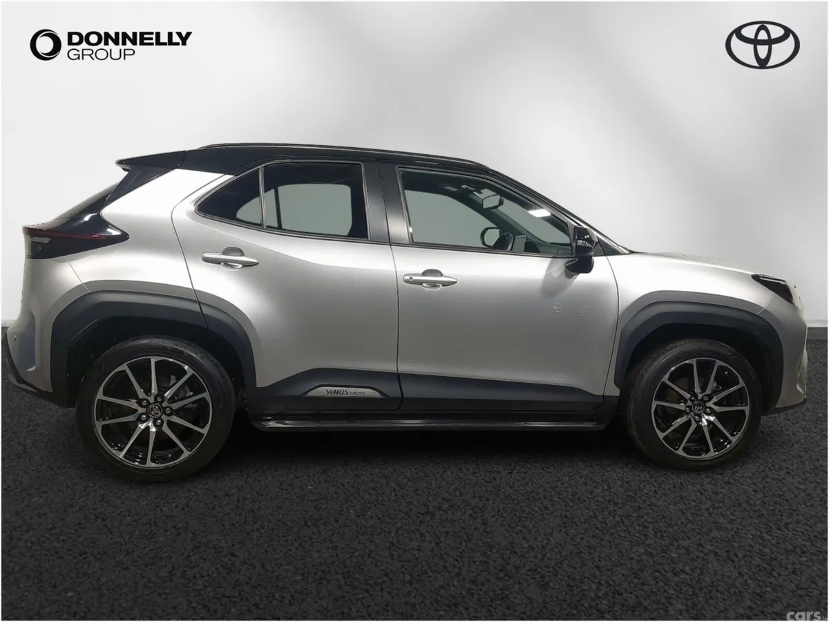 Toyota Yaris Cross Estate, Petrol Hybrid, 2023, Silver