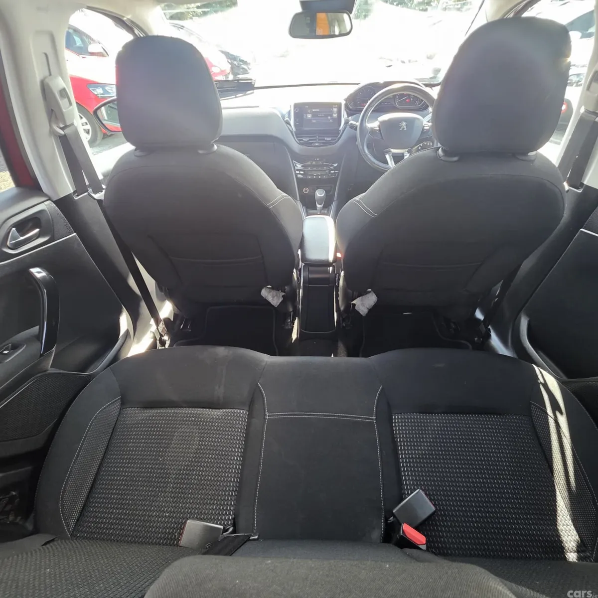 Peugeot 208 Hatchback, Petrol, 2017, Red
