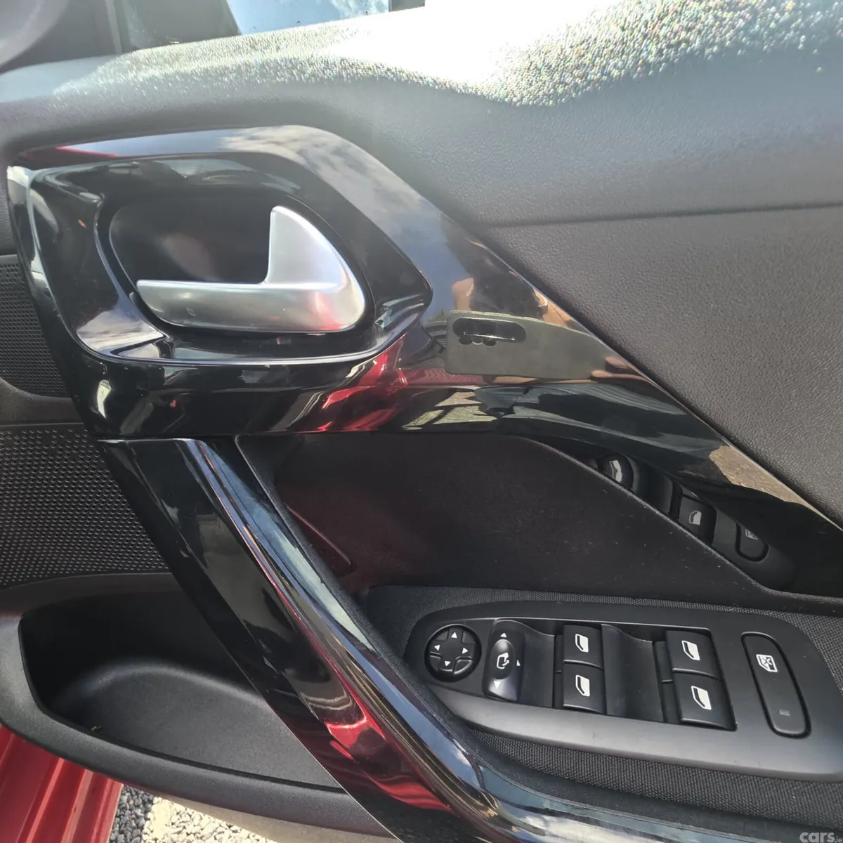 Peugeot 208 Hatchback, Petrol, 2017, Red
