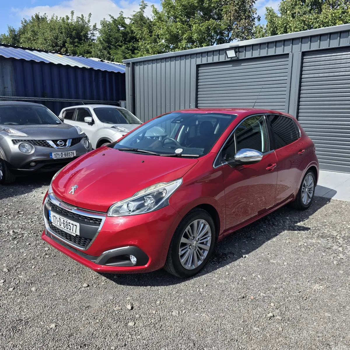 Peugeot 208 Hatchback, Petrol, 2017, Red