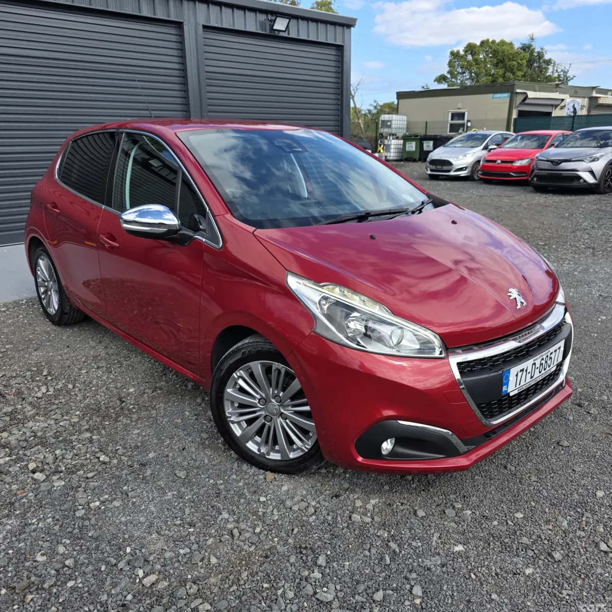 Peugeot 208 Hatchback, Petrol, 2017, Red