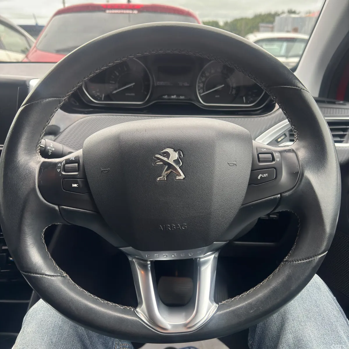 Peugeot 208 Hatchback, Petrol, 2017, Red