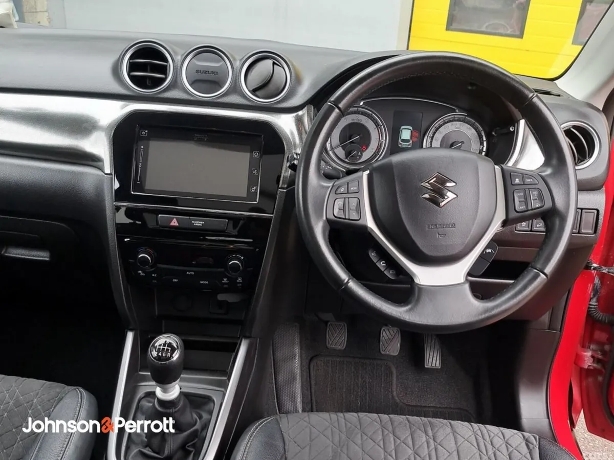 Suzuki Vitara SUV, Petrol, 2023, Red