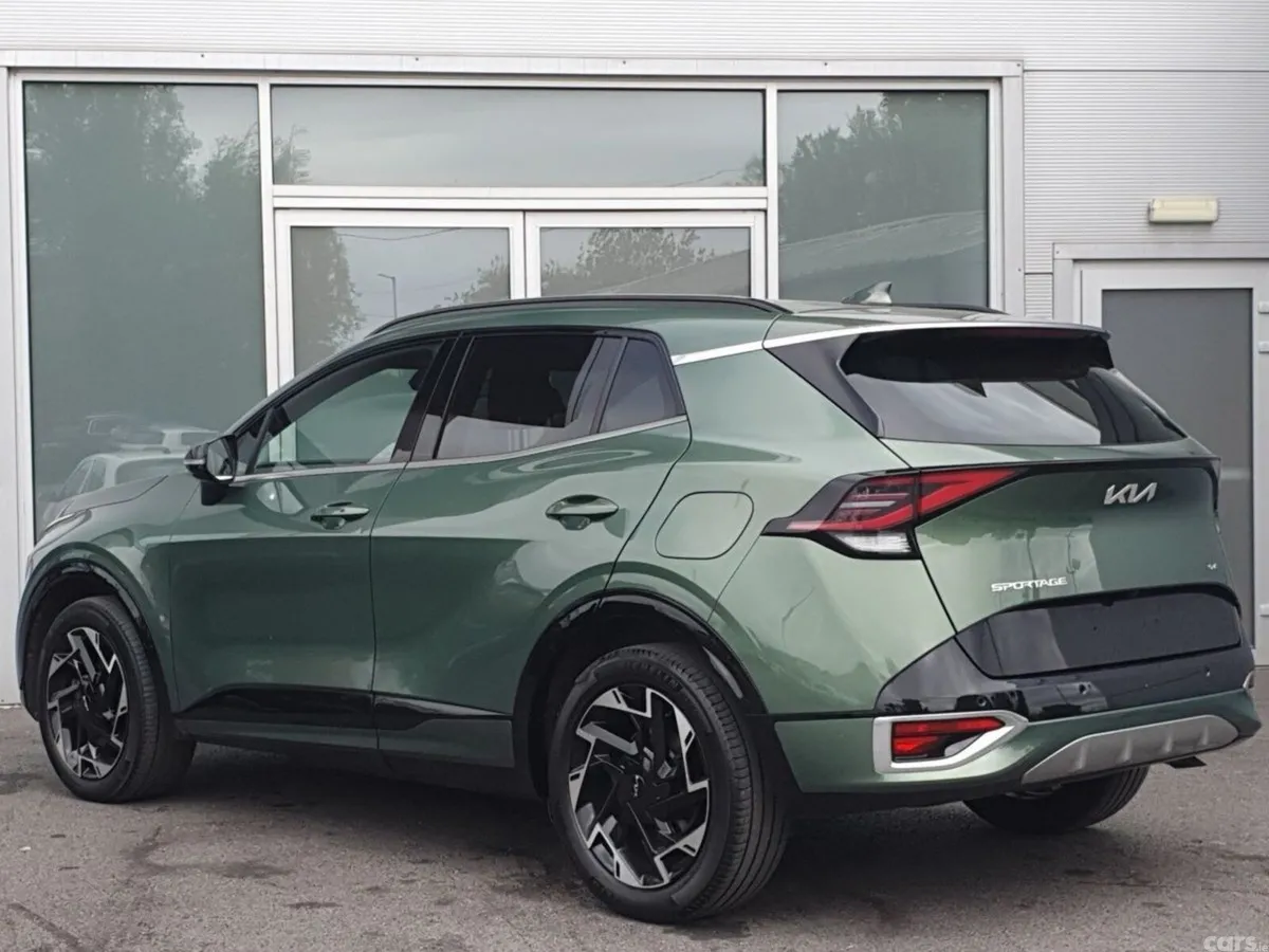 Kia Sportage SUV, Petrol Hybrid, 2024, Green