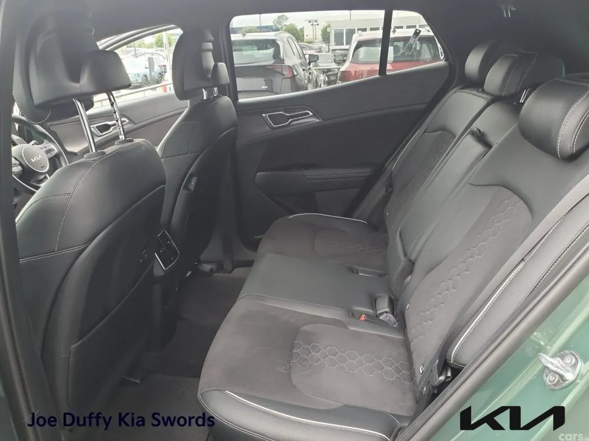 Kia Sportage SUV, Petrol Hybrid, 2024, Green