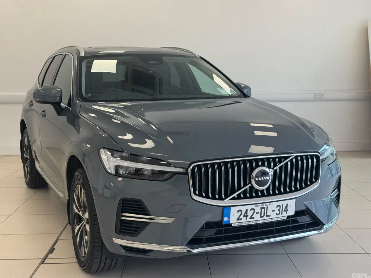 Volvo XC60 SUV, Petrol Plug-in Hybrid, 2024, Grey