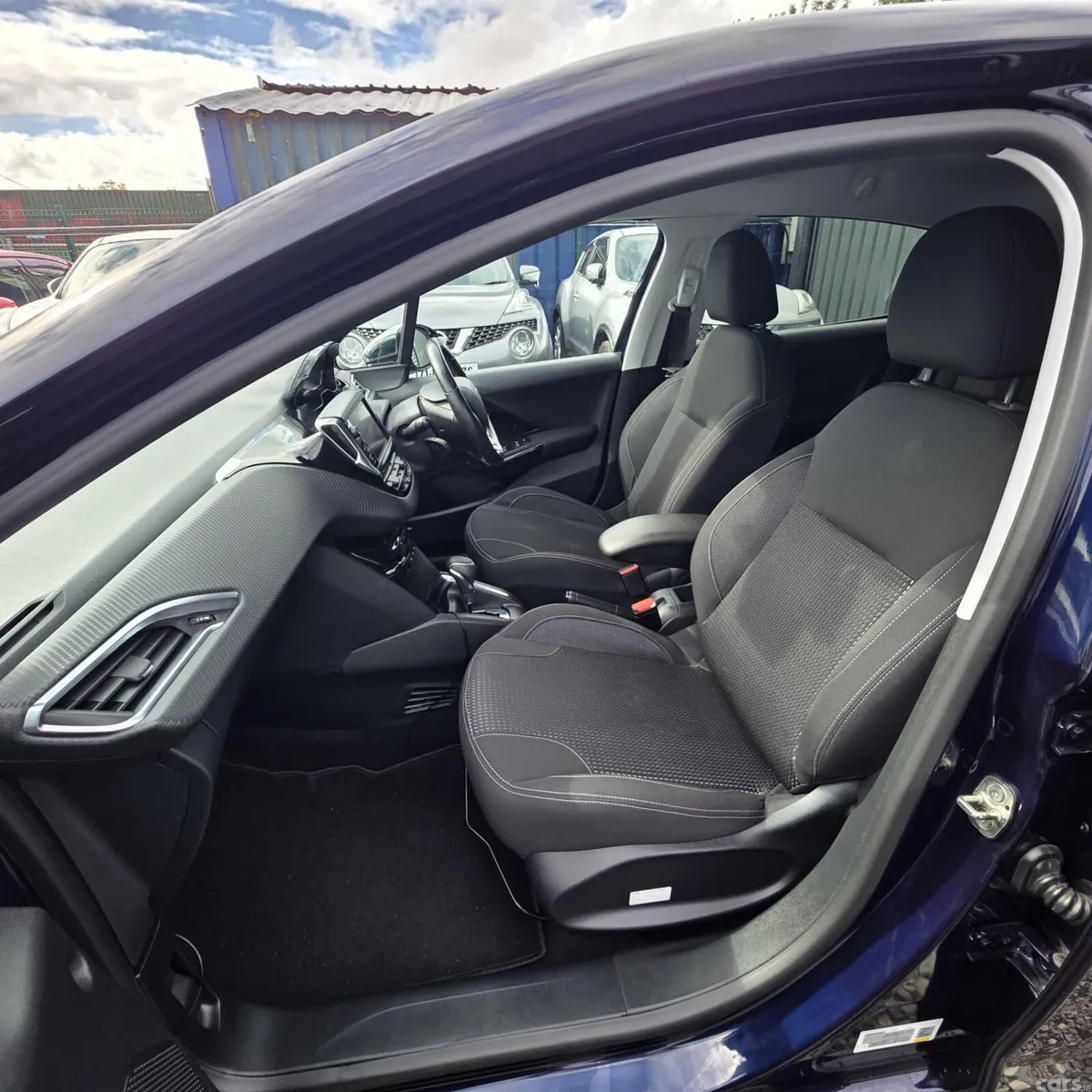 Peugeot 208 Hatchback, Petrol, 2018, Blue