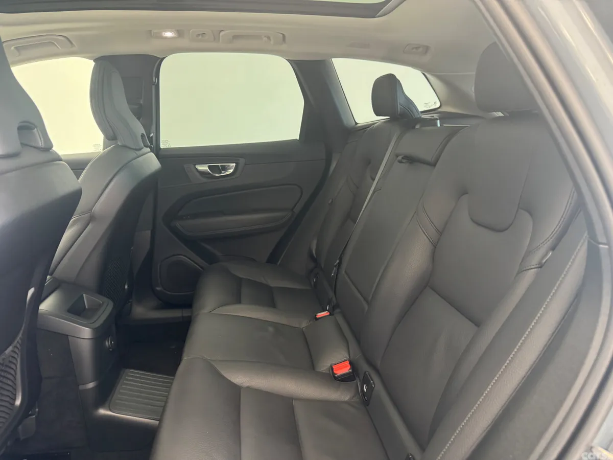 Volvo XC60 SUV, Petrol Plug-in Hybrid, 2024, Grey