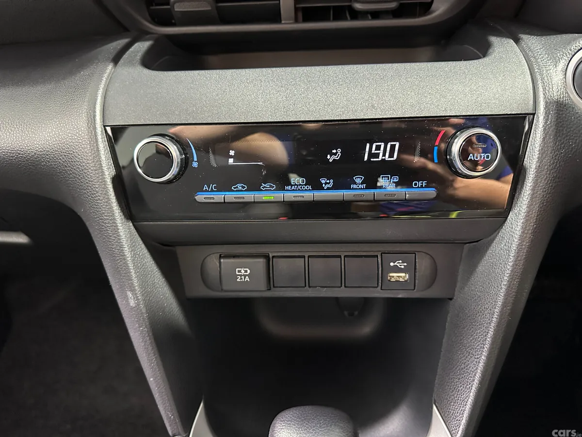 Toyota Yaris Cross SUV, Petrol, 2021, White