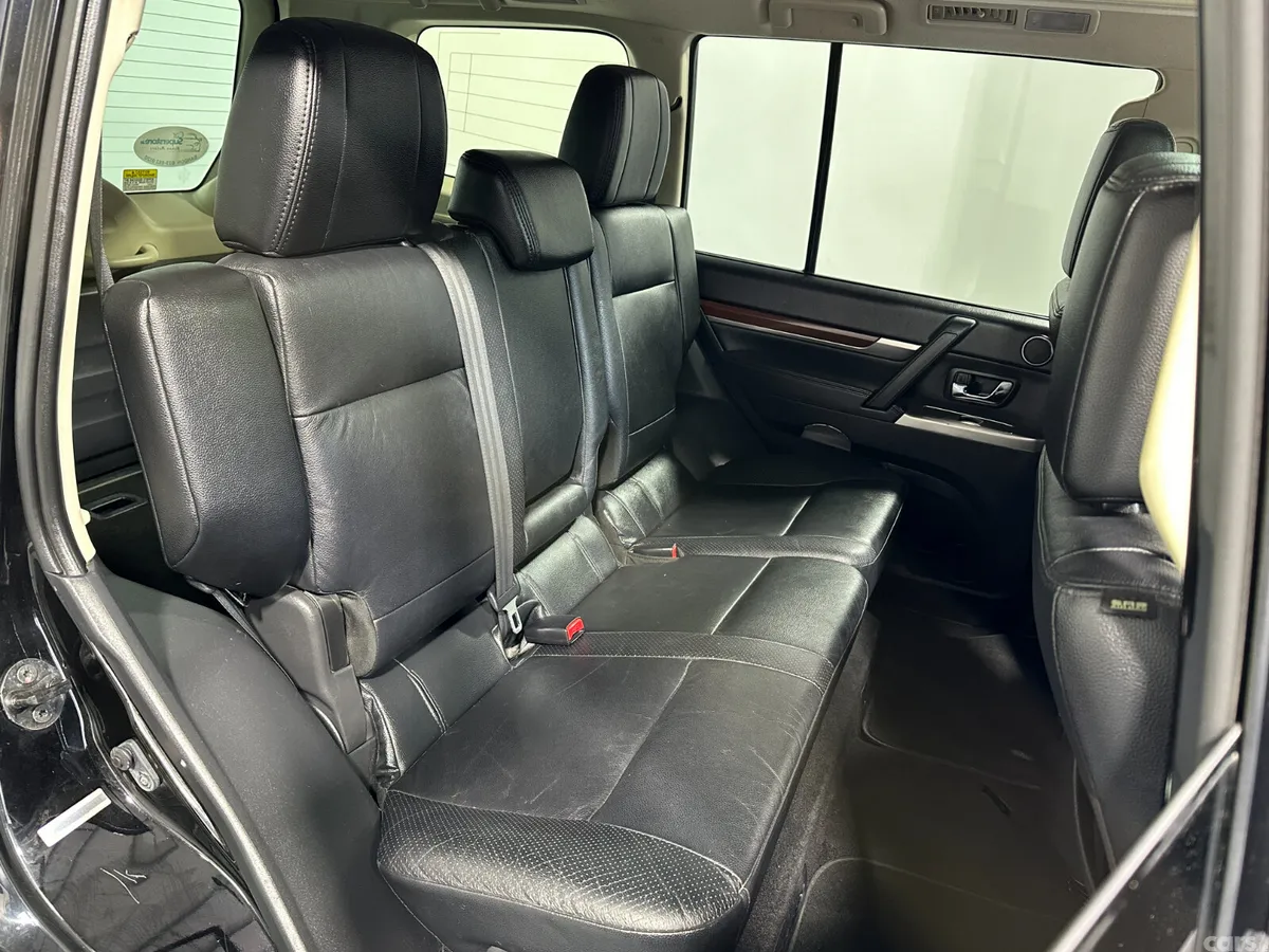 Mitsubishi Pajero SUV, Diesel, 2014, Black