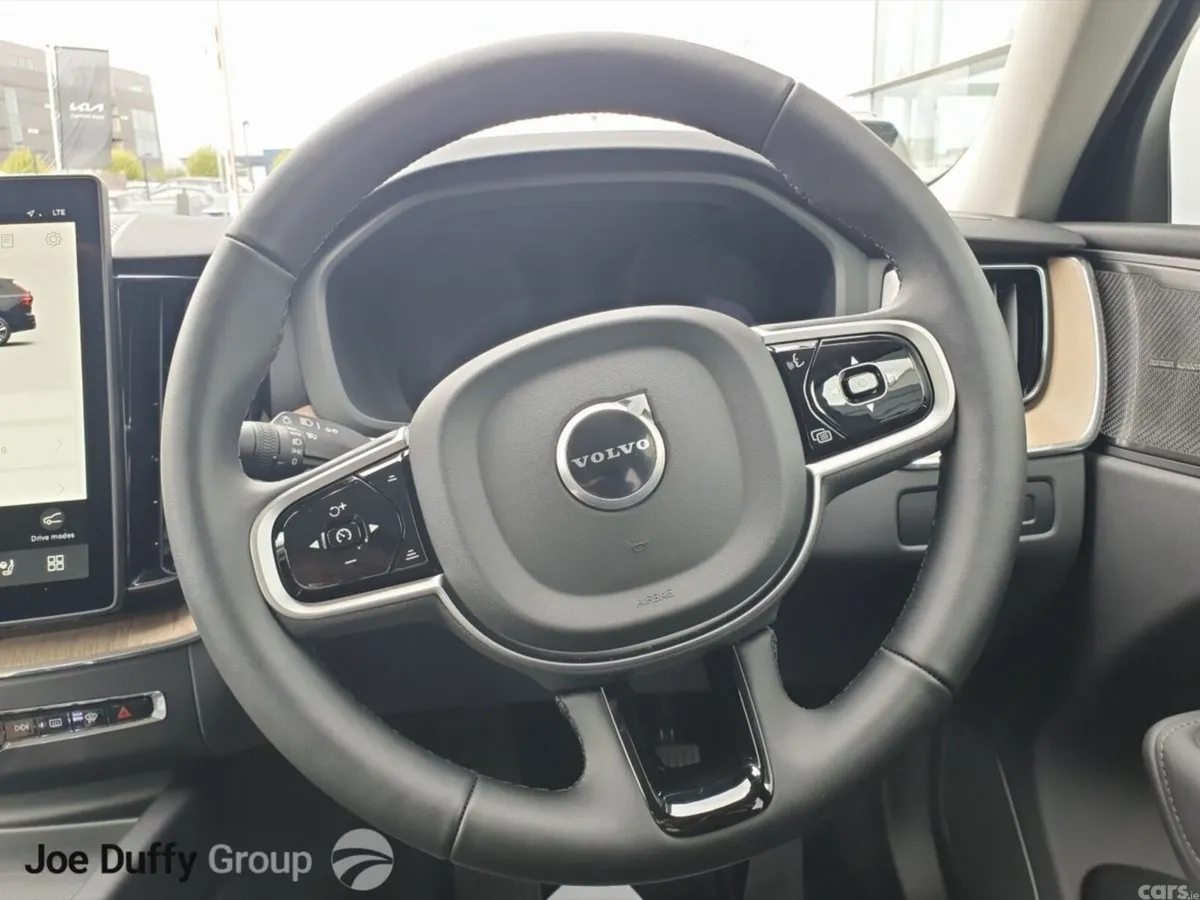 Volvo XC60 SUV, Petrol Plug-in Hybrid, 2026, Black