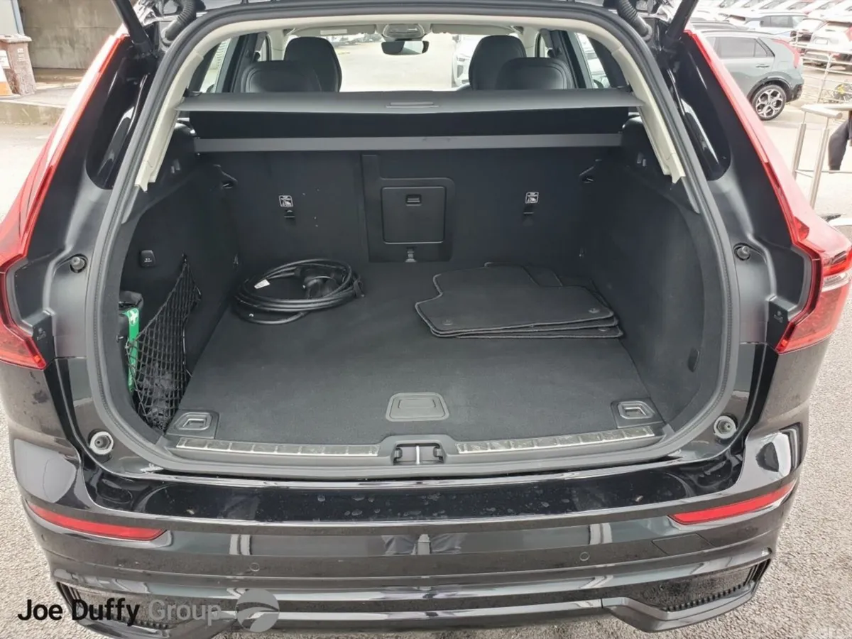 Volvo XC60 SUV, Petrol Plug-in Hybrid, 2026, Black