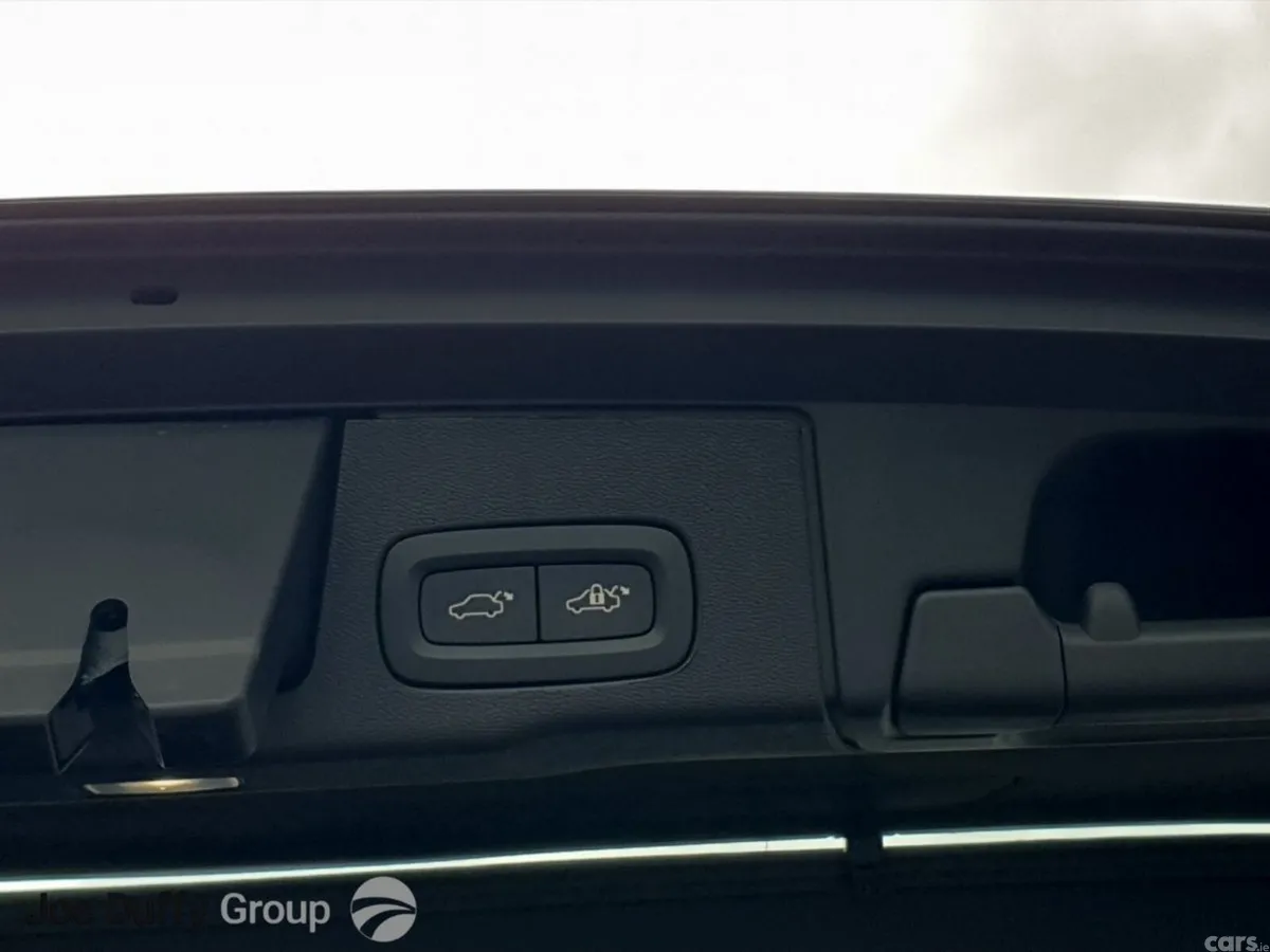 Volvo XC60 SUV, Petrol Plug-in Hybrid, 2026, Black