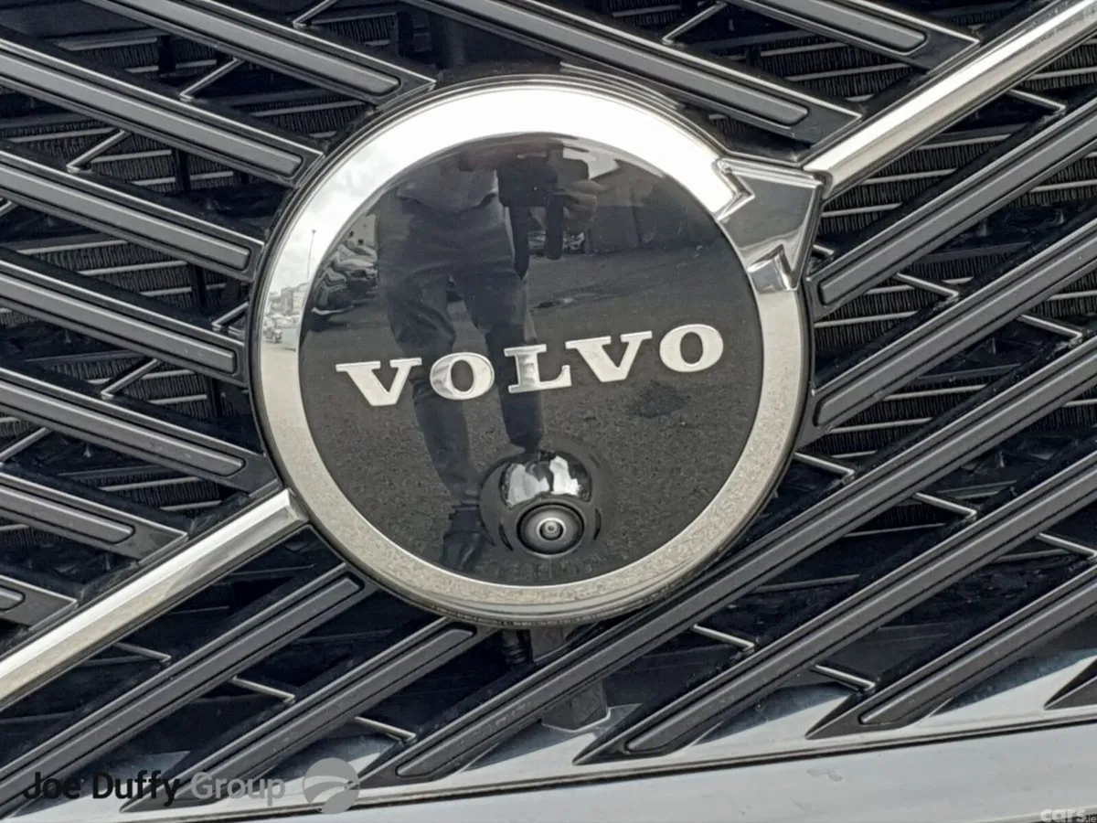 Volvo XC60 SUV, Petrol Plug-in Hybrid, 2026, Black