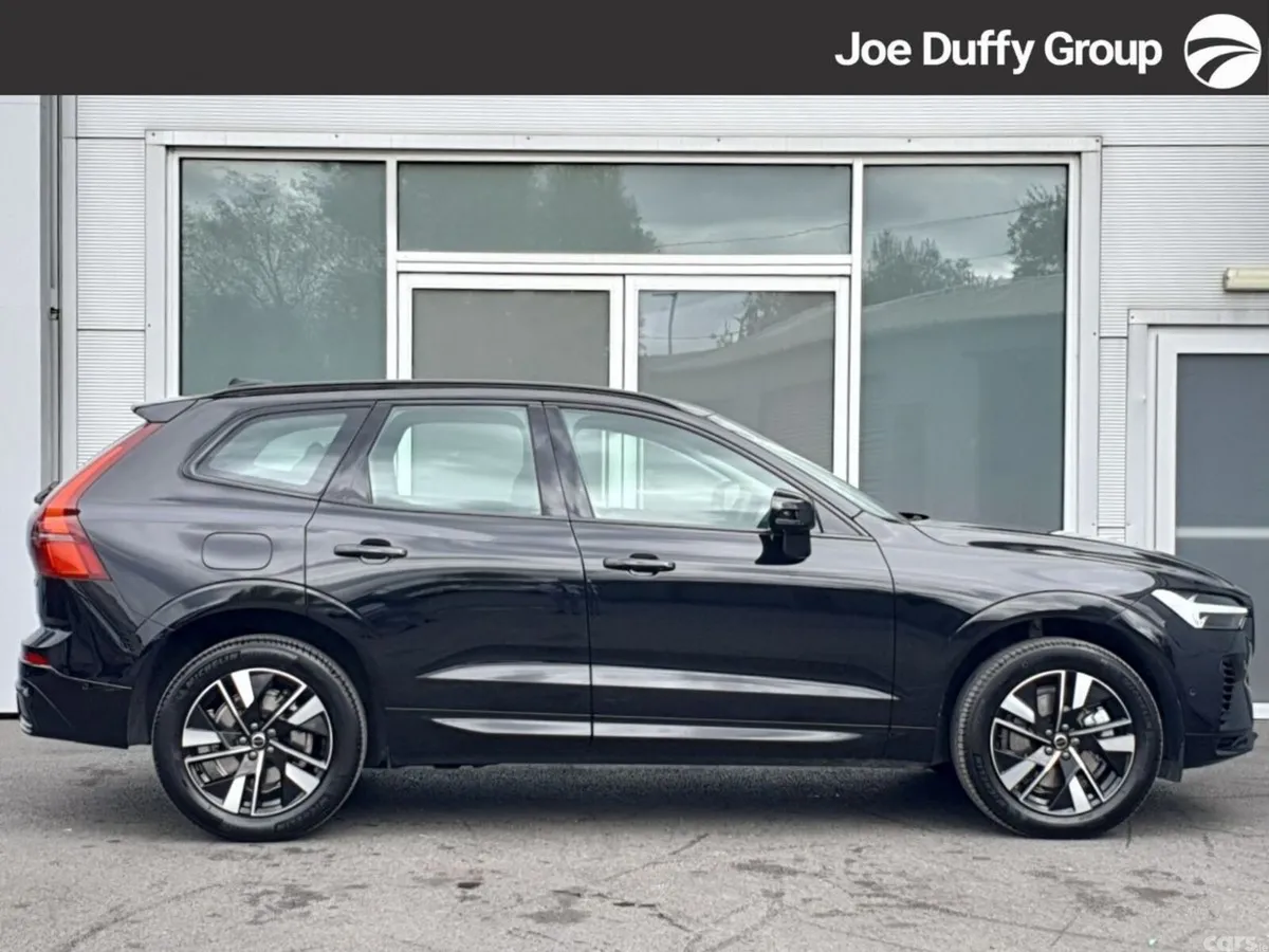Volvo XC60 SUV, Petrol Plug-in Hybrid, 2026, Black