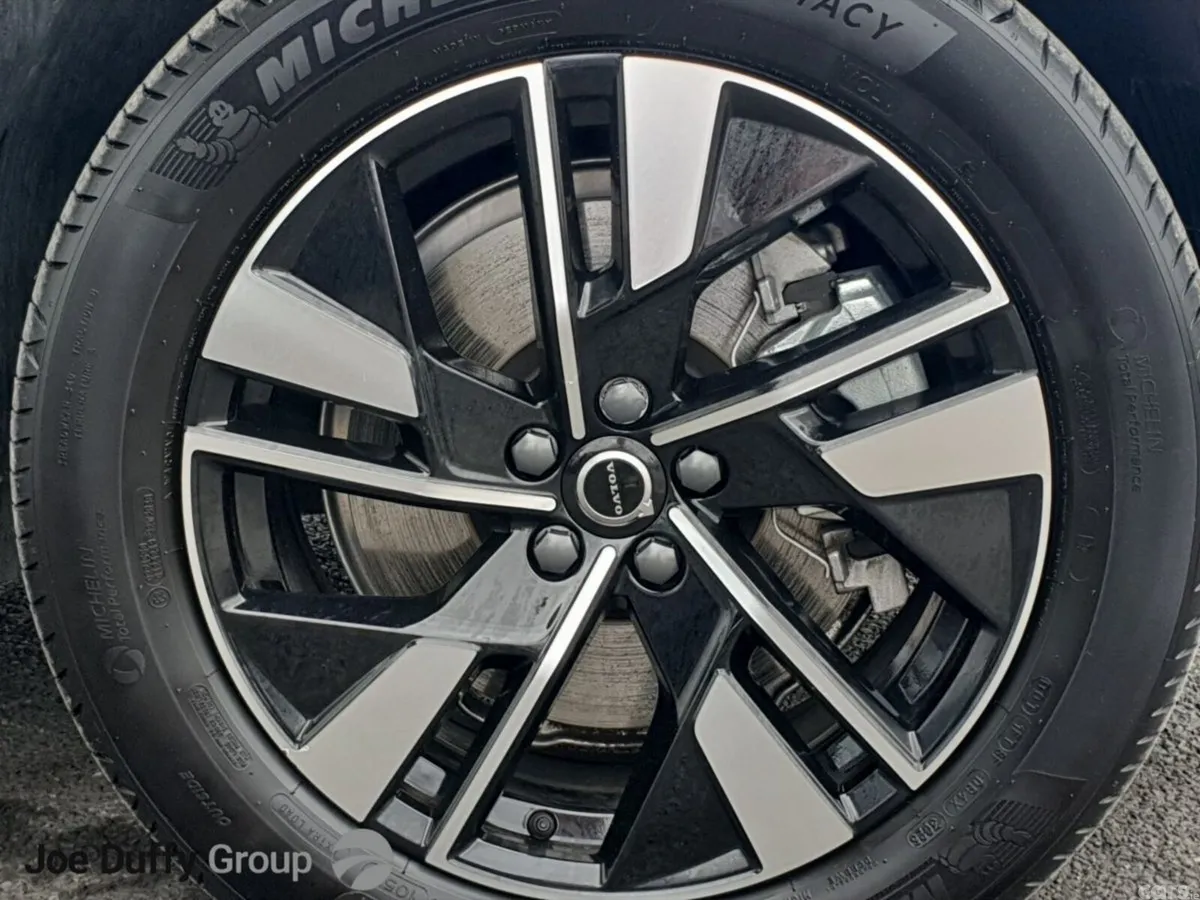 Volvo XC60 SUV, Petrol Plug-in Hybrid, 2026, Black