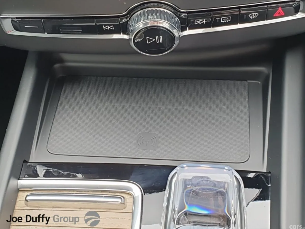 Volvo XC60 SUV, Petrol Plug-in Hybrid, 2026, Black