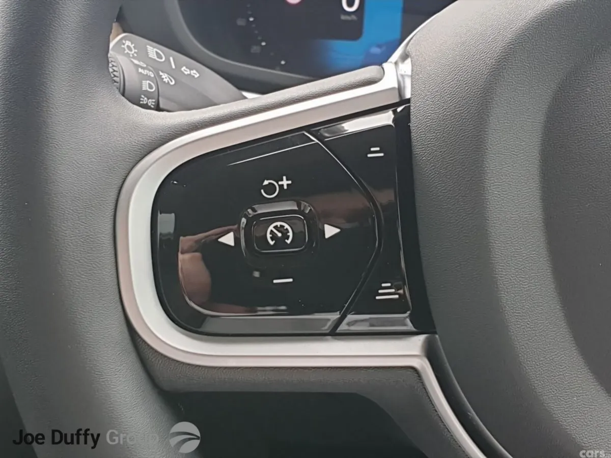 Volvo XC60 SUV, Petrol Plug-in Hybrid, 2026, Black