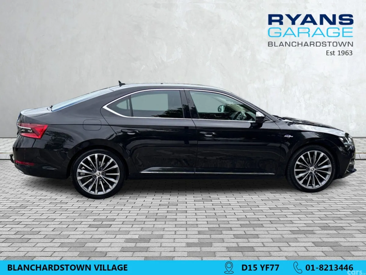 Skoda Superb Hatchback, Diesel, 2023, Black