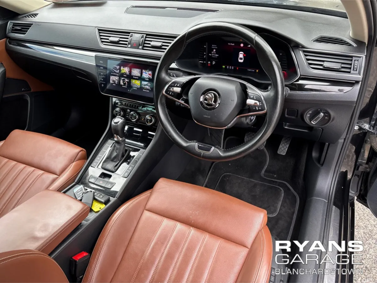 Skoda Superb Hatchback, Diesel, 2023, Black