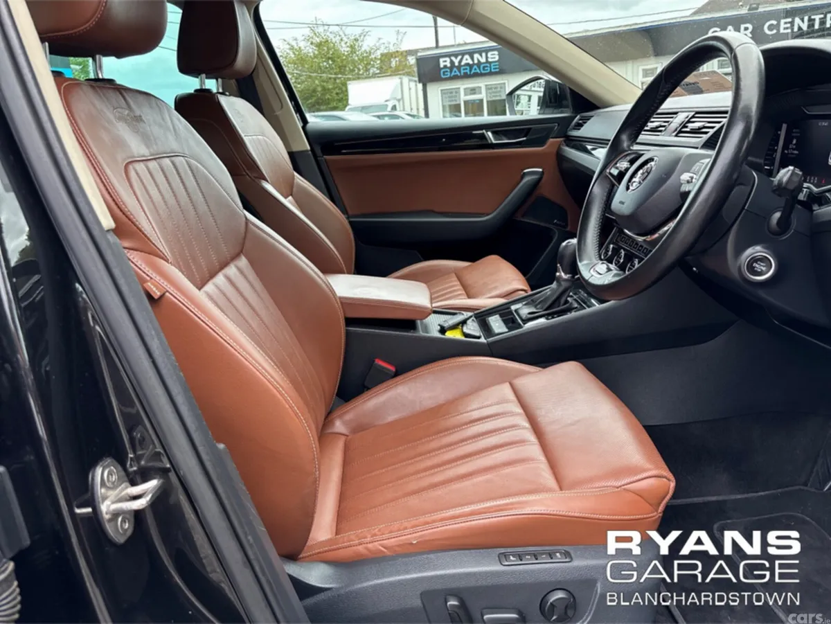 Skoda Superb Hatchback, Diesel, 2023, Black