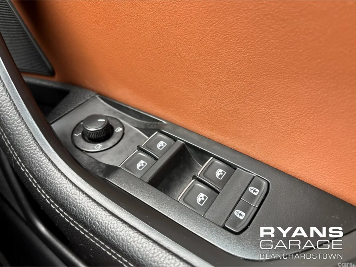 Skoda Superb Hatchback, Diesel, 2023, Black