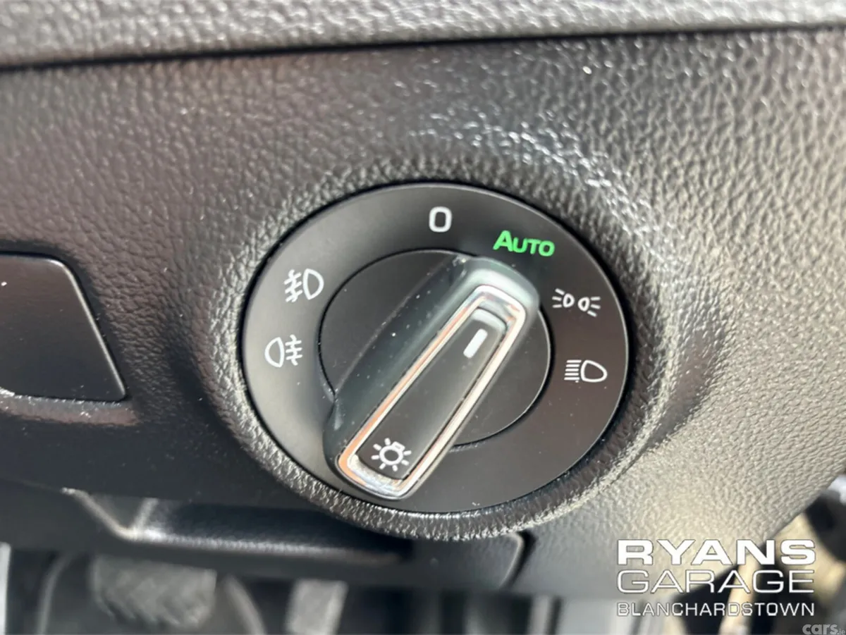 Skoda Superb Hatchback, Diesel, 2023, Black