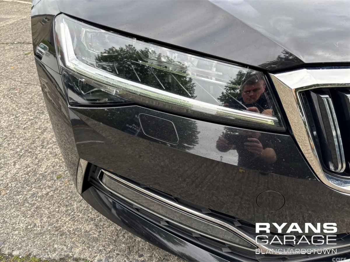 Skoda Superb Hatchback, Diesel, 2023, Black
